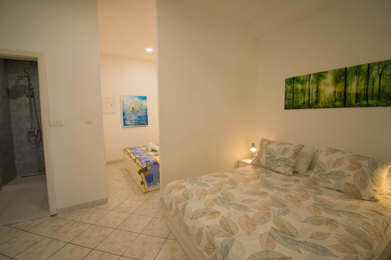 Family apartment Manuela - Baška Voda Bagian luar foto